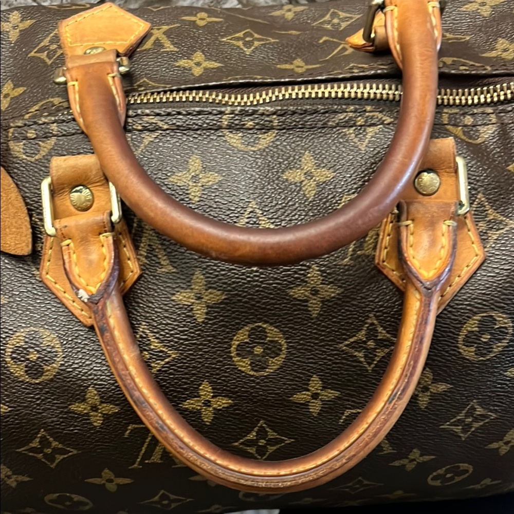 Louis Vuitton Brown Monogram Speedy Bag - Picture 4 of 10